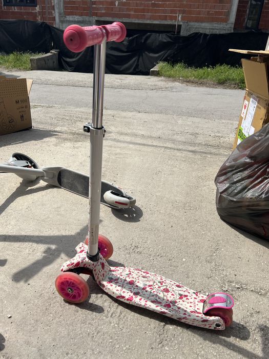 Детска тротинетка на калинки!