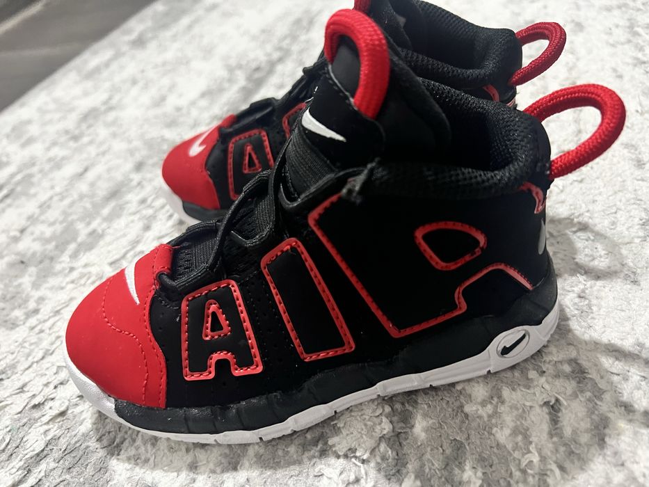 Tenesi Nike air uptempo