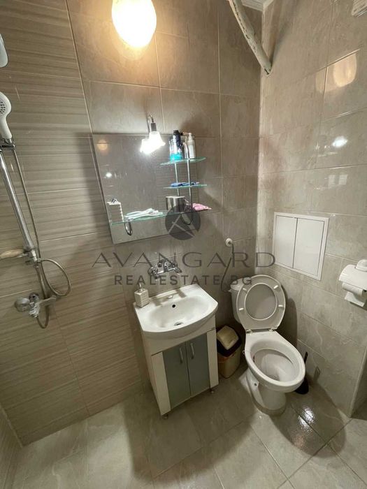 Продава се Четиристаен апартамент в Пловдив, Изгрев - 110 кв.м за 733 €/кв.м - Снимка #11