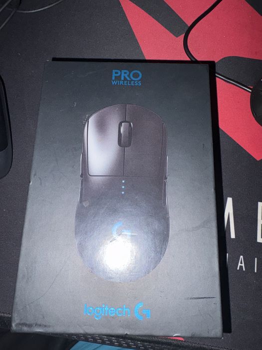 Vand mouse logitech wireless PRO cu tot cu cutie