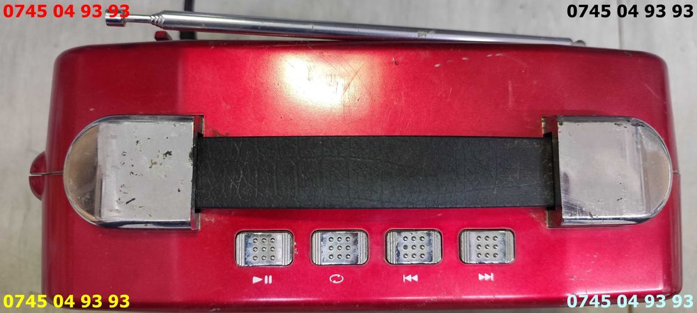 radio DEFECT nu se aude se aprinde lanterna ledurile USB CARD READER