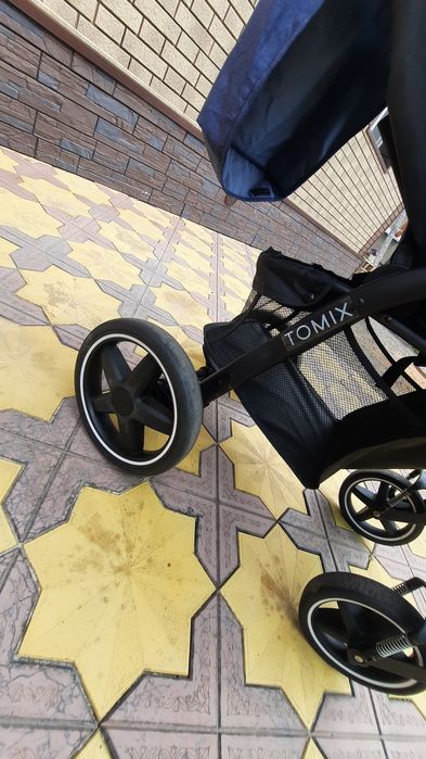 Продаю детскую коляску.