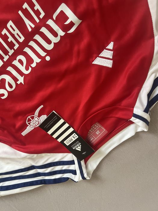 Set pantaloni si tricou fotbal Adidas, pentru copii!