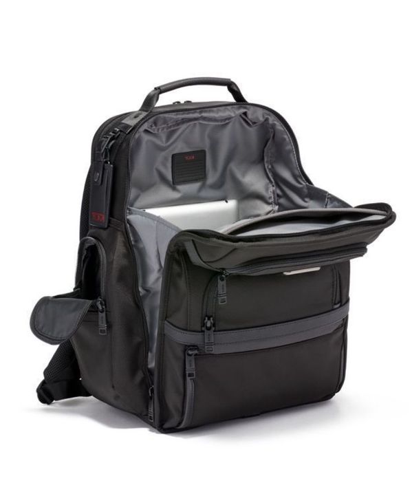 Продам оригинал рюкзак Tumi