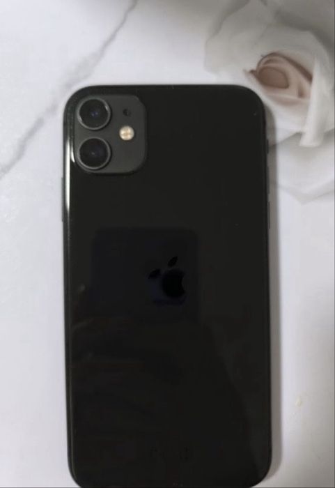 Продам айфон 11 черного цветв