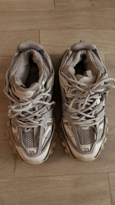 Balenciaga track