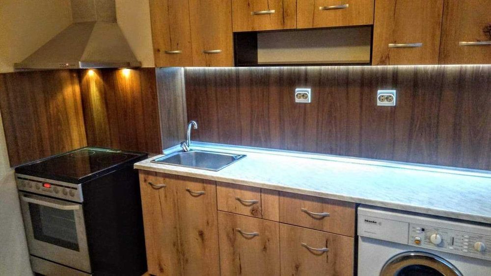 Дава се под наем Двустаен апартамент в Добрич, Център - 65 кв.м за 326.4 € - Снимка #2