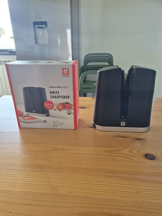 Ascutitor cutite ceramic  Zwilling ABS V-Edge 
20 cm ABS V-Edge Knife Sharpener