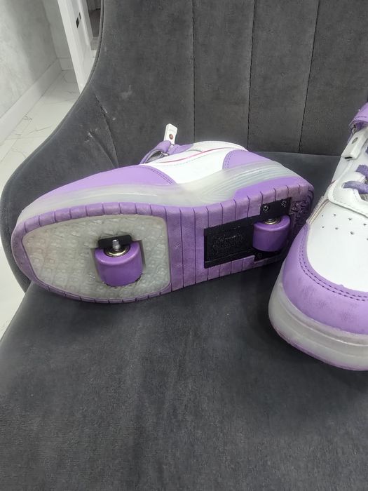 Продам Кроссовки ролики