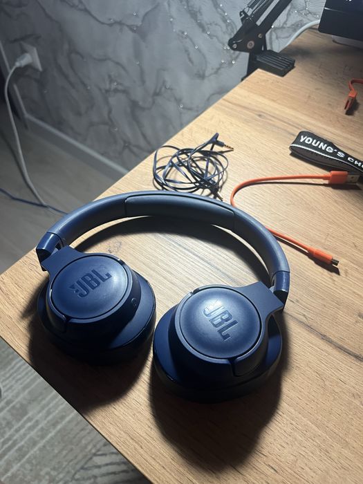 JBL Tune 720BT