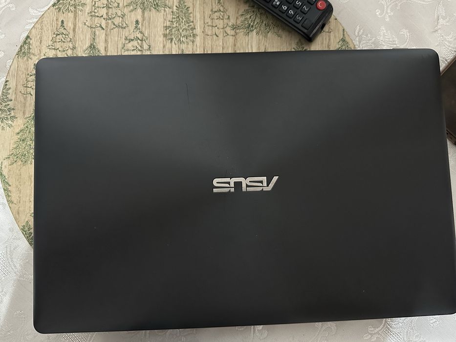 laptop asus f550v