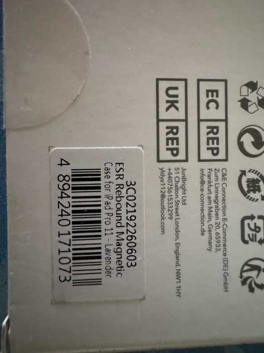 Husa iPad 11 Magnetic Trifold