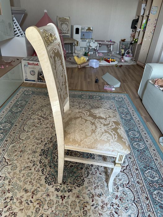 Продам комплект стульев — 8 шт