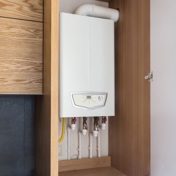 Instalatii sanitare si termice / instalator