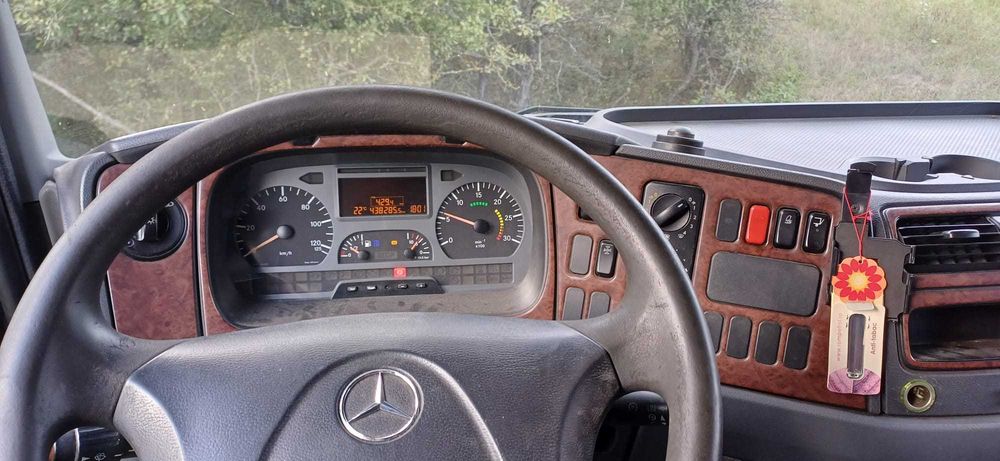 Camion Mercedes Benz Atego 818  2007 7.5 t  omologat apicol