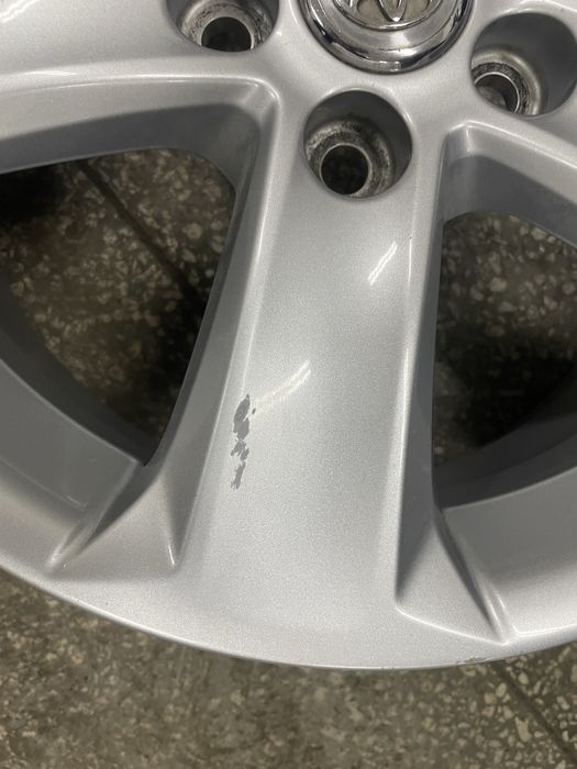 Продам диск оригинальный  Toyota Rav 4