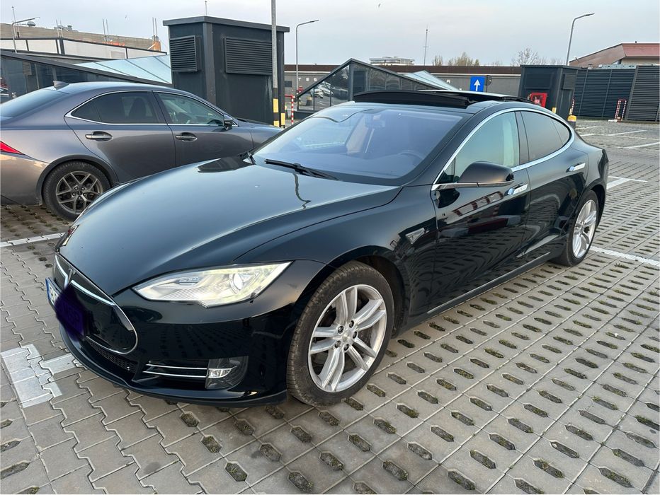 TESLA Model S 2014 — imagine 3