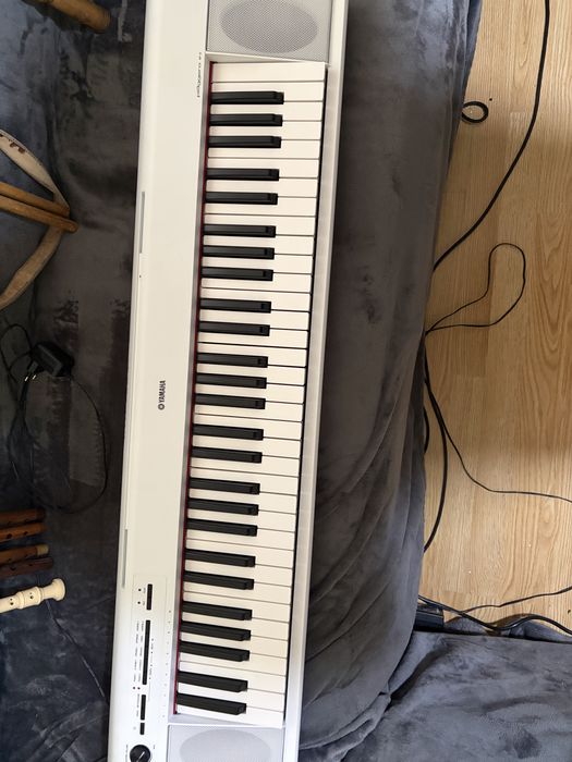 Vand pian digital Yamaha Piaggero NP-12 (alb)
