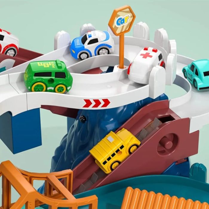 Интерактивна играчка тип състезателна писта със звуци