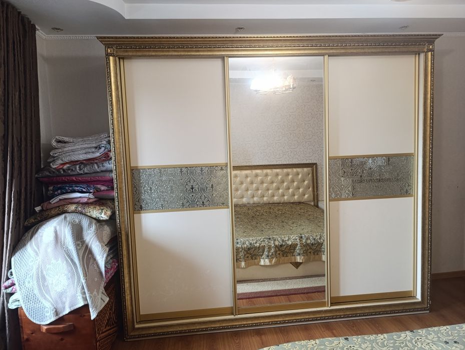 Продаётся спальный гарнитур