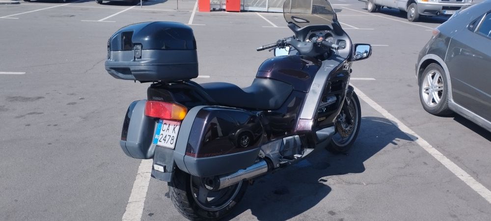 Мотоциклет Honda st1100