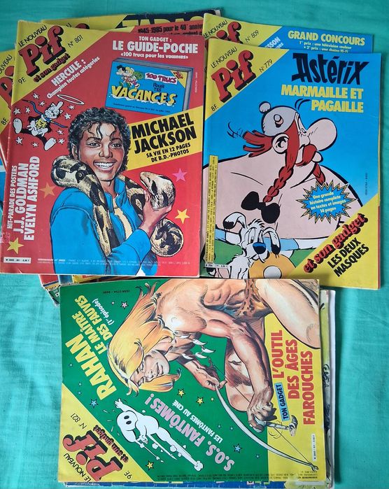 Лот Стари Френски Списания Pif Gadjet 25 Броя