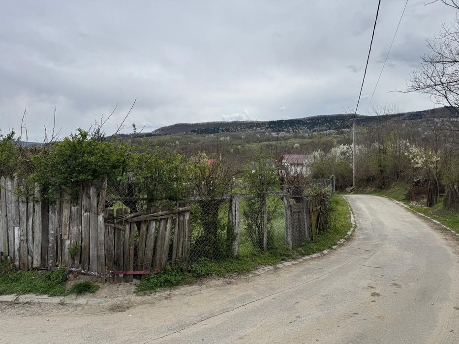 Vând teren intravilan in Bogdanesti, comuna Bujoreni, Vâlcea