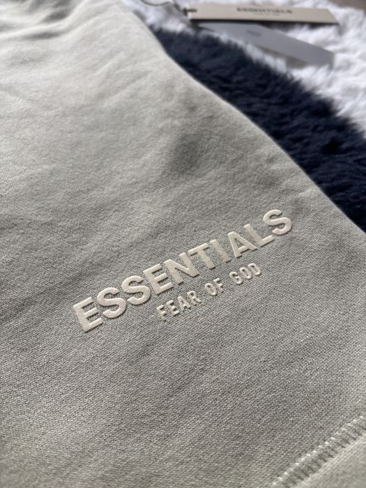 Къси панталони Essentials SS22