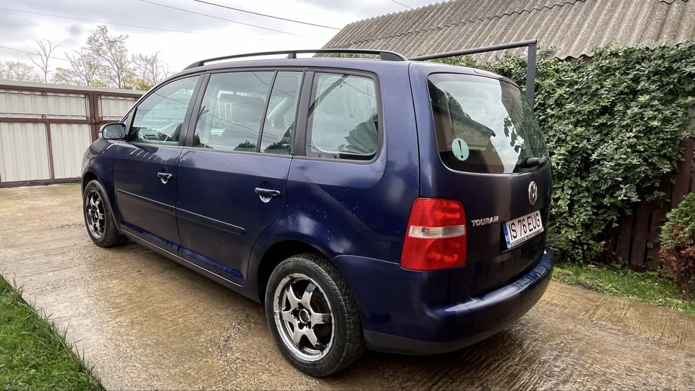 VOLKSWAGEN Touran 2004 — imagine 3
