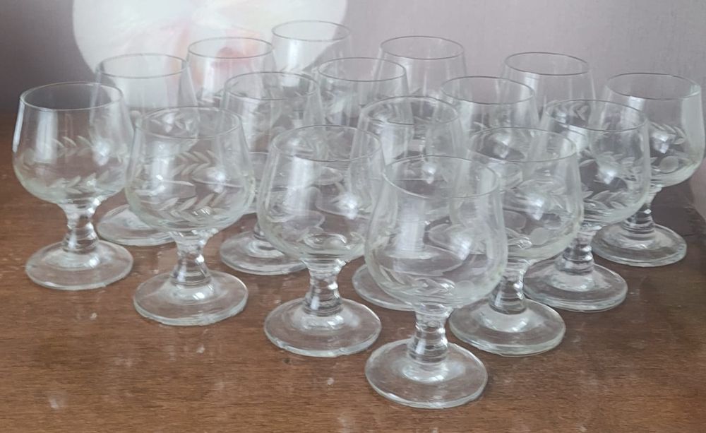 Рюмки, стекло, 16 шт.