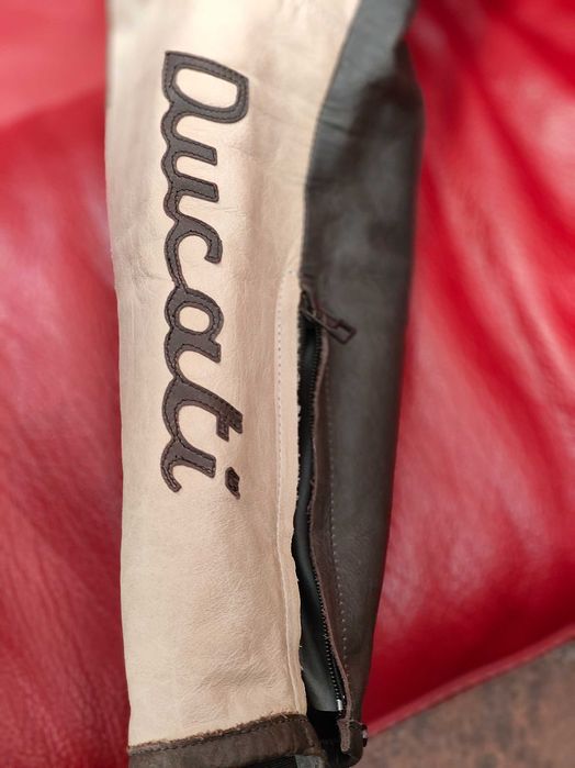 Мото яке Ducati / Dainese- cofe racer -2бр.- чисто нови.