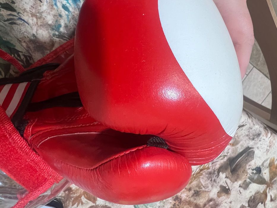 Перчатки для бокса в отличном состоянии