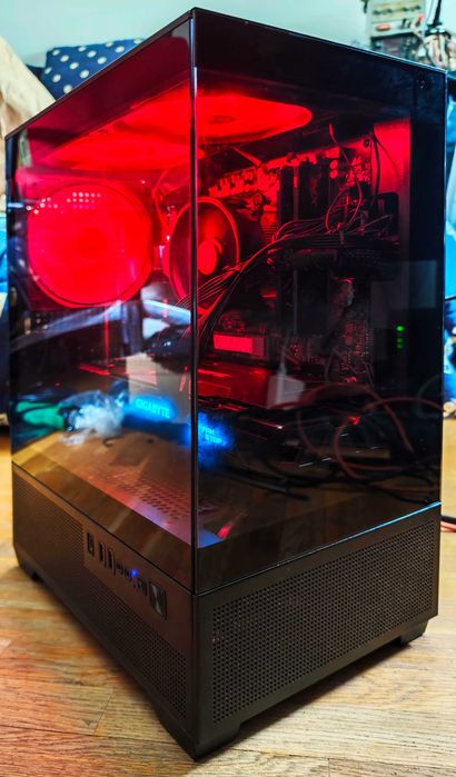 Продавам геймърски компютър RYZEN 5 3600 16GB 1070TI 250GB 1TB