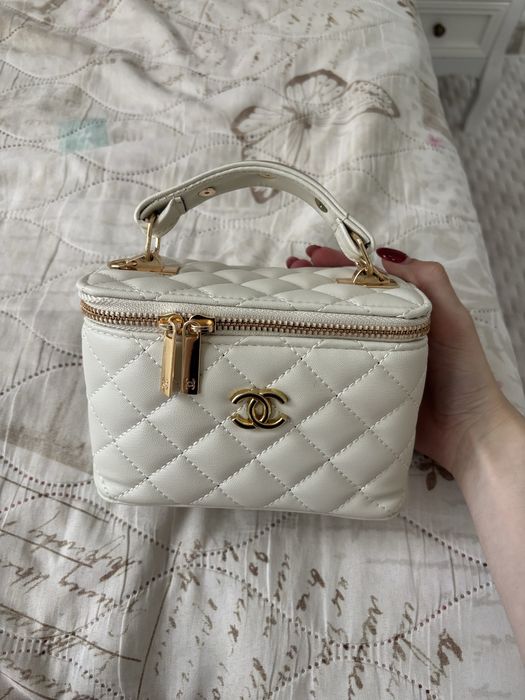 Бяла чанта Chanel
