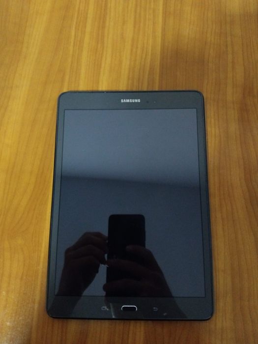 Vând tableta Samsung Galaxy A in stare foarte buna