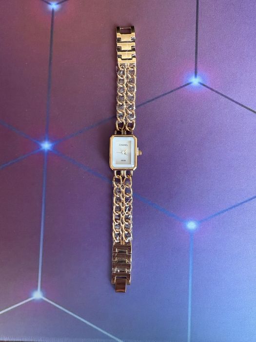 Продам часы женские