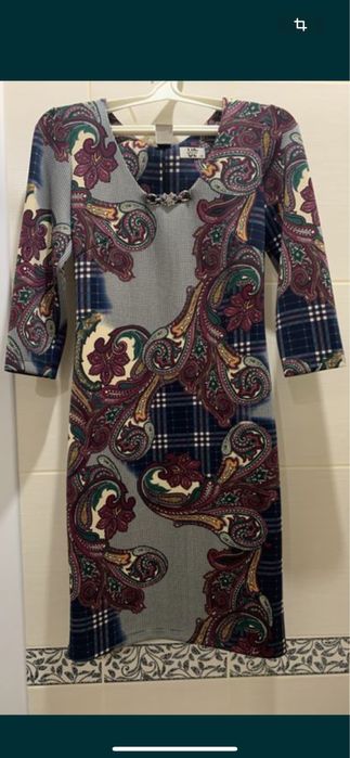 Женское пальто . Женские платья.