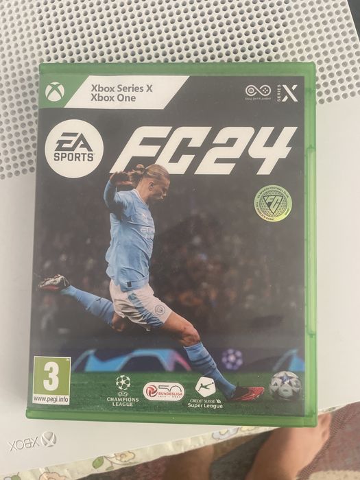 Vand xbox one s 512 gb ca nou + Fc24 joc