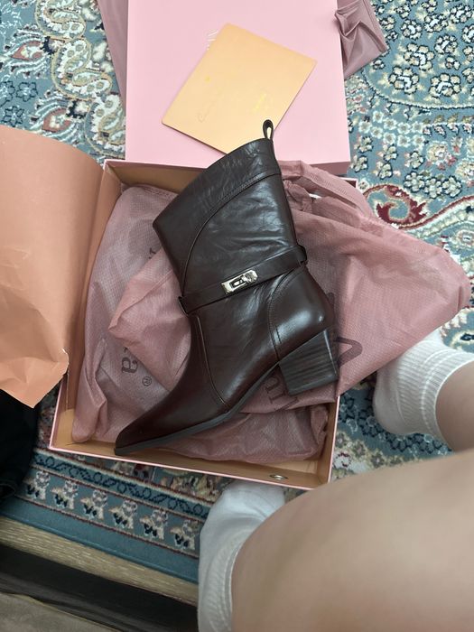 Продам женские казачки