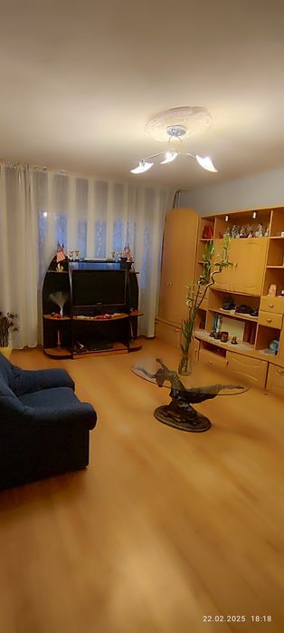 Închiriez apartament 3 camere Brazda