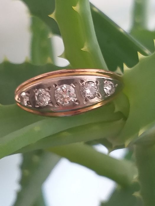 Продаю кольцо серебро