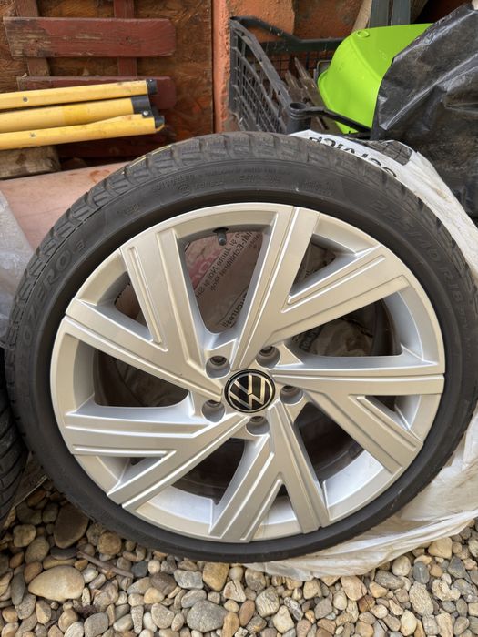Jante originale VW Golf 8 model Bergamo