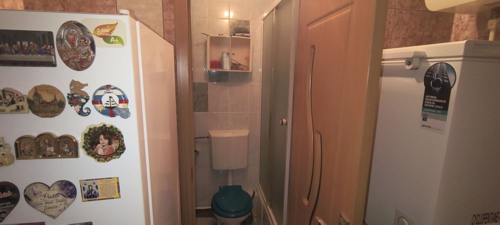 vand garsionera renovata