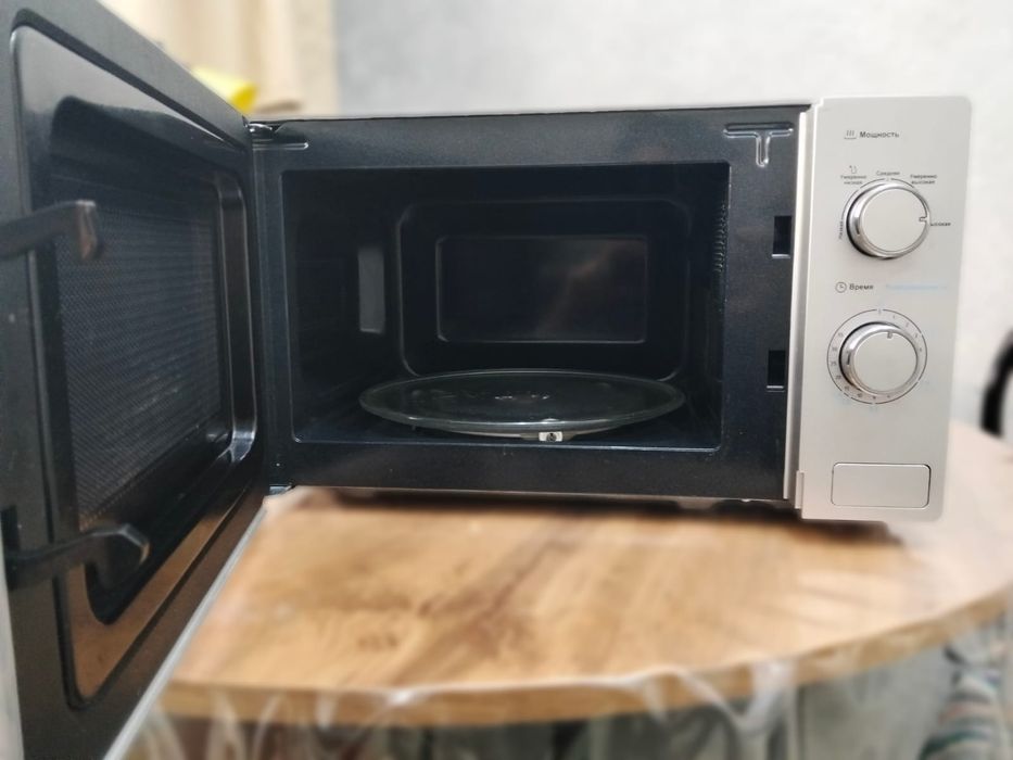 Микроволновка Midea