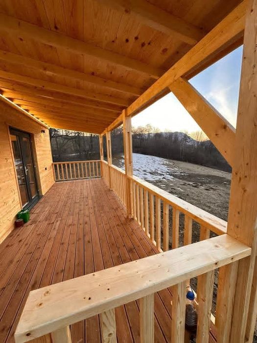 Case și căsuțe de lemn de locuit permanent și vacanță