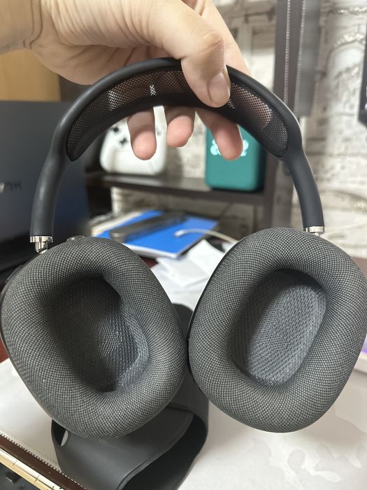 Продам Наушники Airpods Max