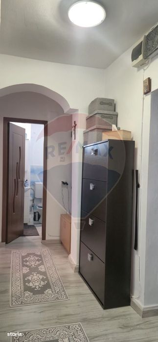 Apartament cu 3 camere de vânzare în zona Sud-Est