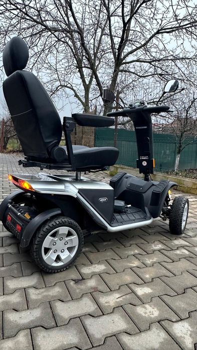 Scaun carucior tricicleta scuter  carut dizabilitati electric handicap