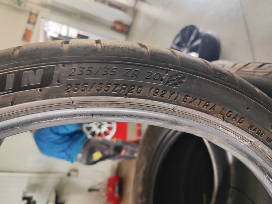 2бр.летни гуми 235/35/20 Michelin
