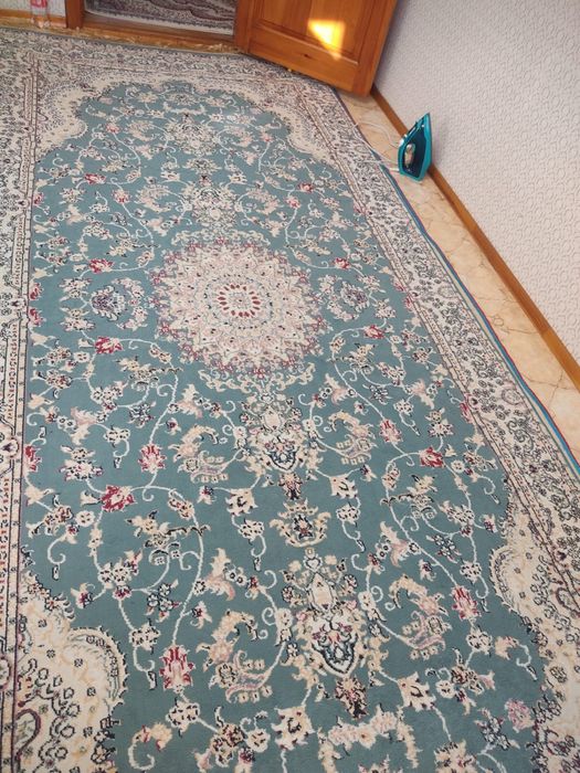 Продам красивый ковер